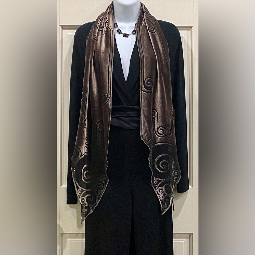 Zazou Luxe gray and black velvet Art Nouveau inspired scarf
